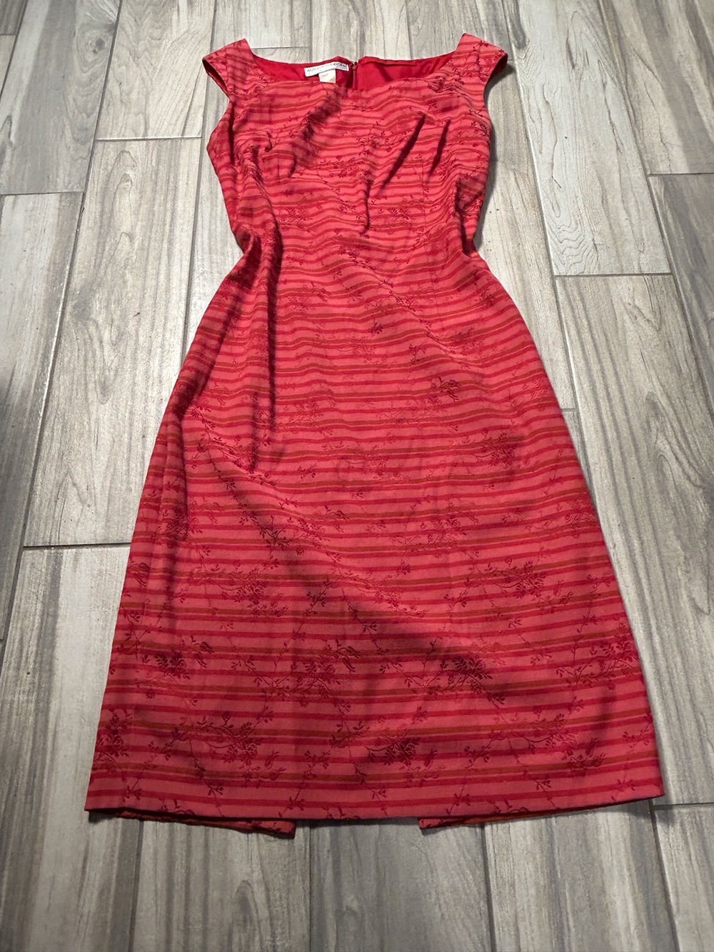 Classic Red Sheath Dress Subtle Floral Vine Print Stripes Red 14 Retro Dainty
